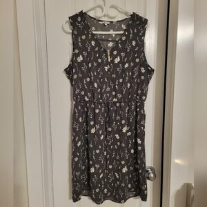 Kismet Gray Floral Dress Size L